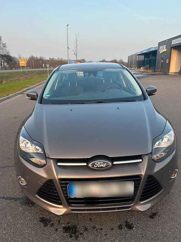 Gebraucht Ford Focus 150 PS (110 kW) 2011 Braun Limousine