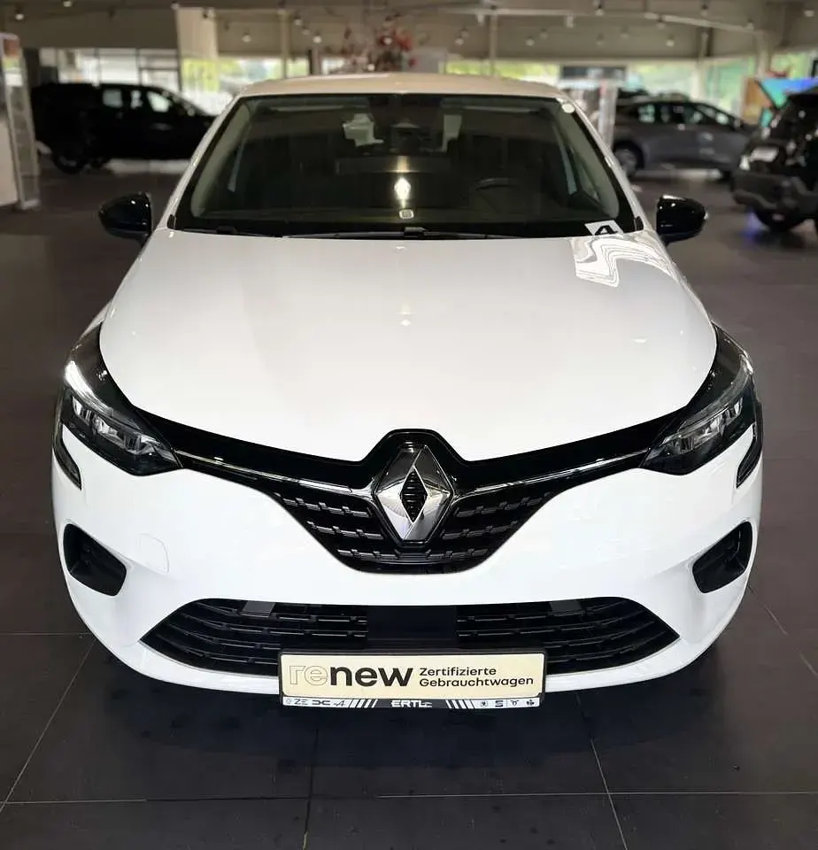 Gebraucht Renault Clio V Equilibre 67 PS (49 kW) 2023 Weiß Limousine