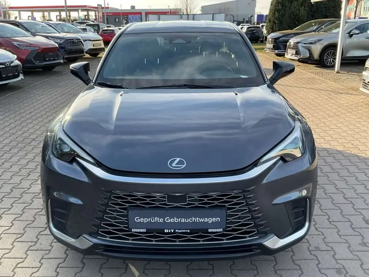 Usata Lexus LBX 136 CV (100 kW) 2024 Nero SUV