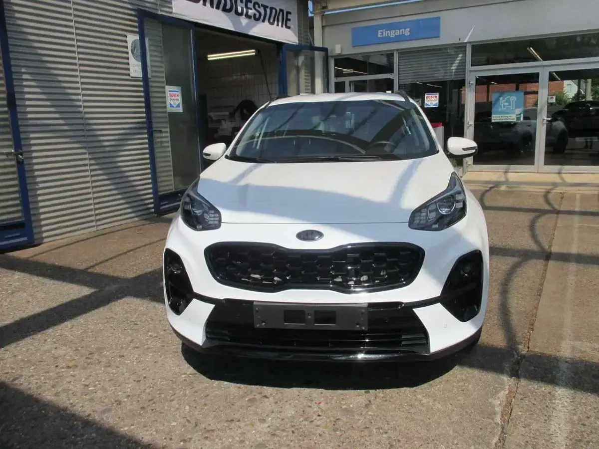Gebraucht Kia Sportage 136 PS (100 kW) 2021 Deluxe white SUV