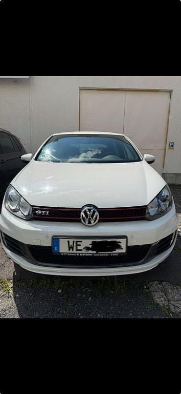 Weiß Gebraucht 2010 VW Golf VI GTI Limousine | 7.000 € (Guter Preis) - Bild 1/4