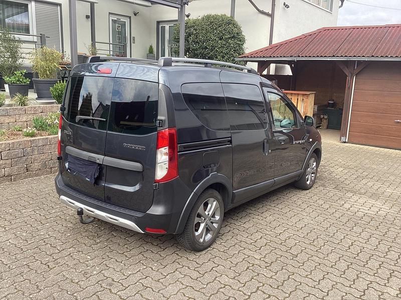 Gebraucht Dacia Dokker Stepway 112 PS (82 kW) 2015 Grau Van / Kleinbus