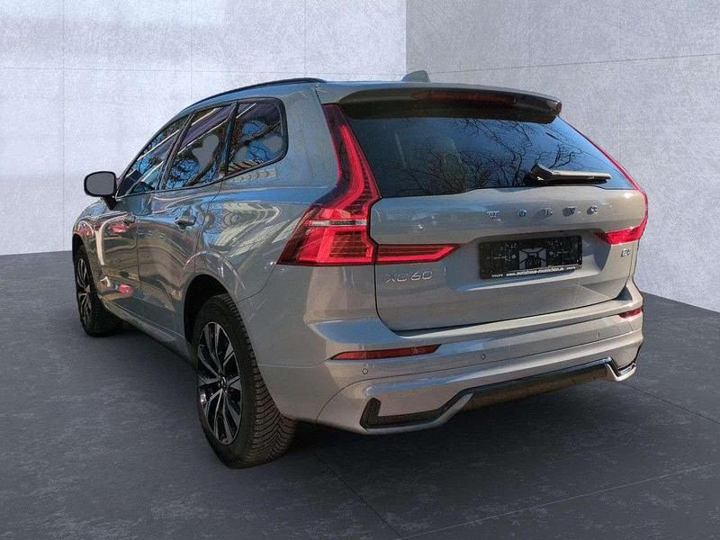 Gebraucht Volvo XC60 Plus 197 PS (144 kW) 2024 Grau SUV