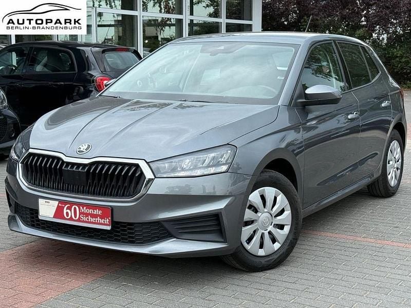 Grau Gebraucht 2022 Skoda Fabia Active Limousine | 12.590 € (Fairer Preis) - Bild 1/4