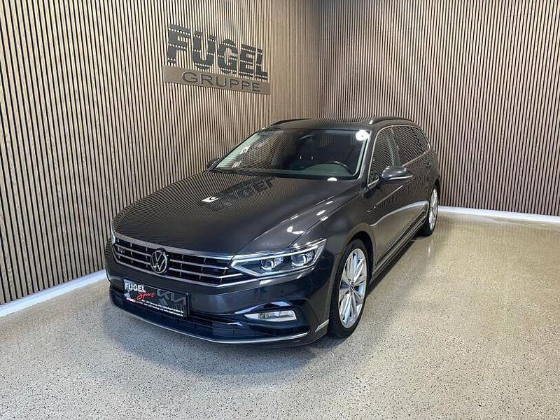 Gebraucht VW Passat R-line 190 PS (139 kW) 2022 Mangangrau metallic Kombi