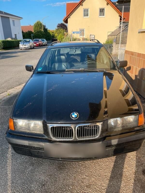 Schwarz Gebraucht 1998 BMW 320 Kombi | 2.850 € (Etwas zu teuer) - Bild 1/4