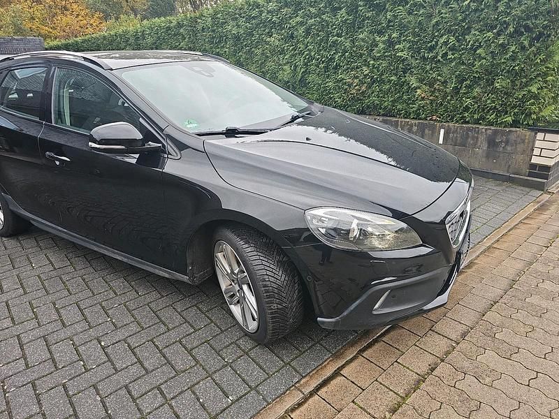 Schwarz Gebraucht 2014 Volvo V40 CC Summum Kombi | 11.000 € - Bild 1/4
