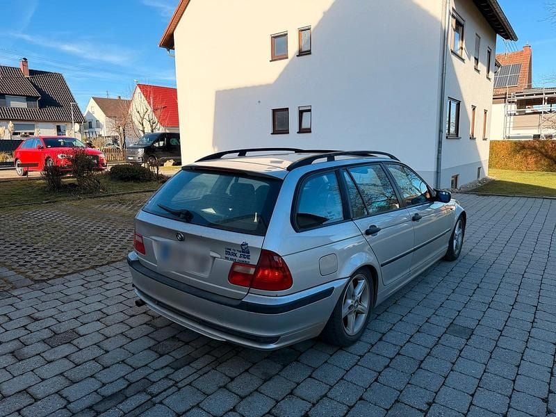 Gebraucht BMW 318 143 PS (105 kW) 2005 Silber Kombi