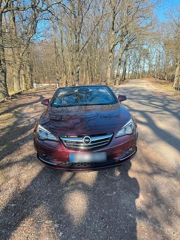 Second-hand Opel Cascada 165 CP (121 kW) 2013 Roșu Cabrio