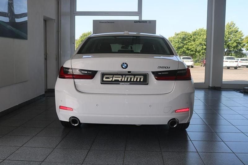 Gebraucht BMW 320 Performance 184 PS (135 kW) 2024 Alpinweiss iii Limousine