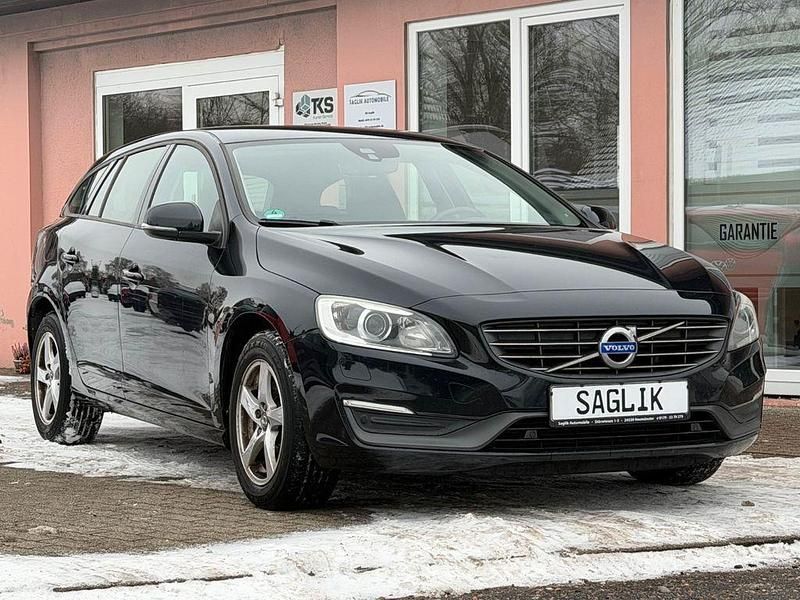 Gebraucht Volvo V60 Kinetic 114 PS (83 kW) 2015 Schwarz Kombi