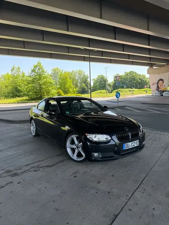 Gebraucht BMW 320 Cabriolet 170 PS (125 kW) 2010 Schwarz Cabrio