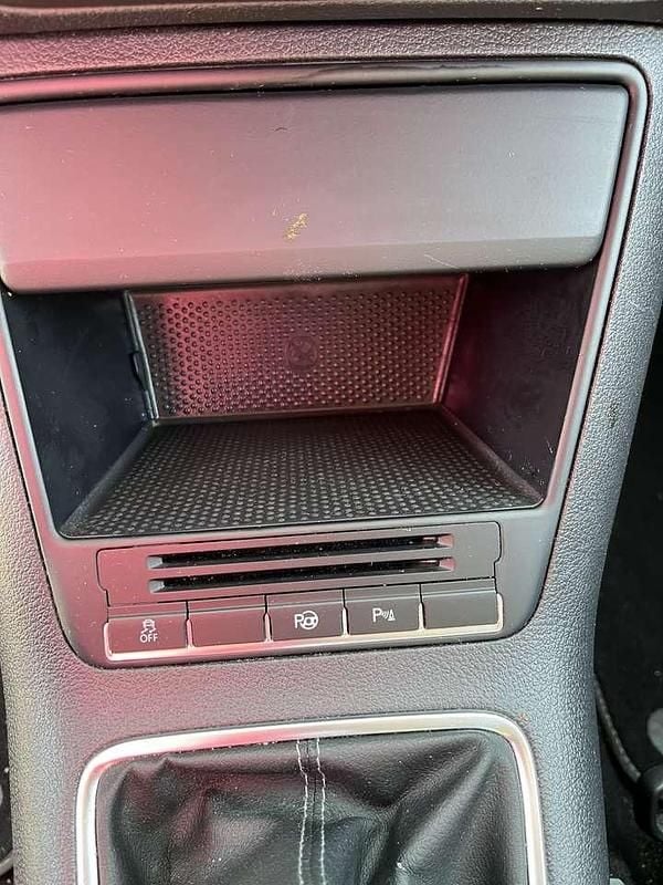 Gebraucht VW Golf VI Team 122 PS (89 kW) 2011 Schwarz Kleinwagen