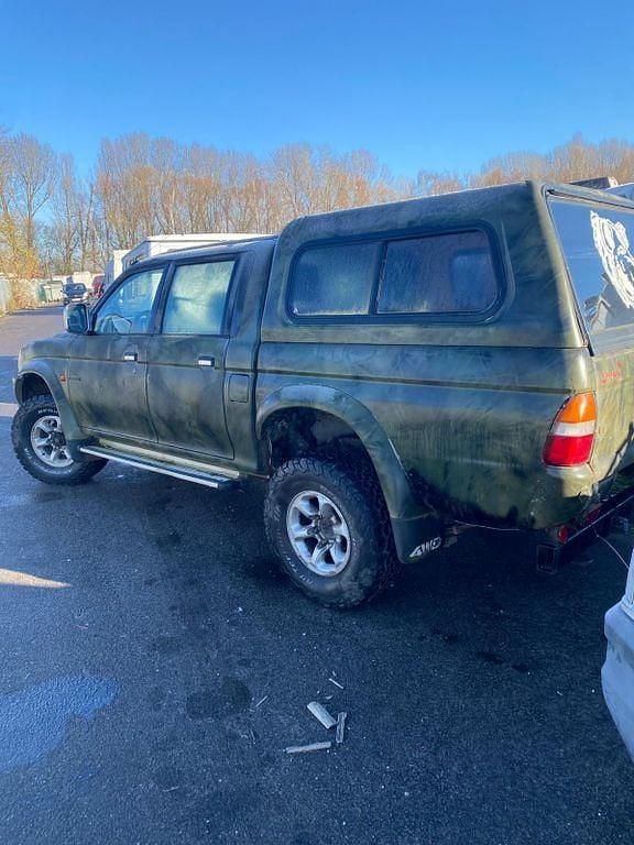 Gebraucht Mitsubishi L200 99 PS (72 kW) 1997 Grün Pickup