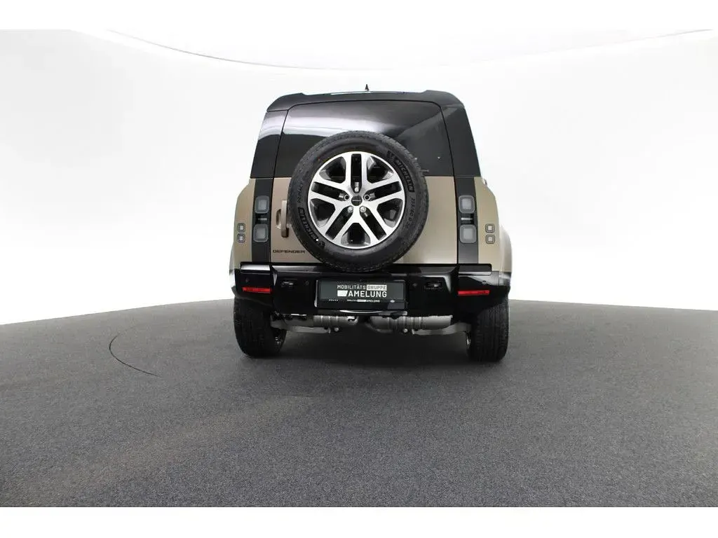 Neu Land Rover Defender SE Dynamic 249 PS (183 kW) 2026 Braun SUV