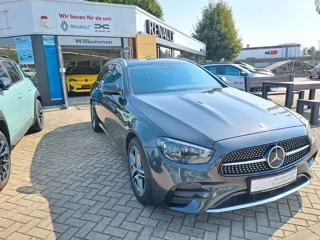 Gebraucht Mercedes E300 AMG line 194 PS (142 kW) 2021 Grau Kombi