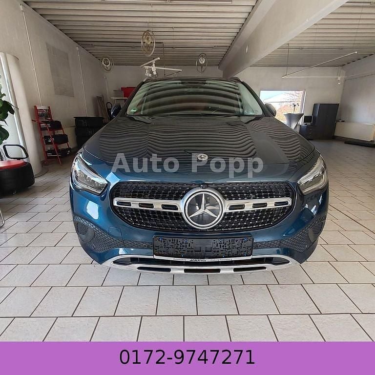 Gebraucht Mercedes GLA200 163 PS (119 kW) 2022 Blau SUV
