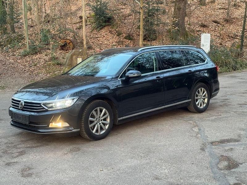 Gebraucht VW Passat Highline 150 PS (110 kW) 2019 Grau Kombi