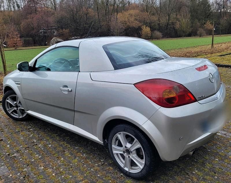 Gebraucht Opel Tigra 125 PS (91 kW) 2008 Silber Cabrio