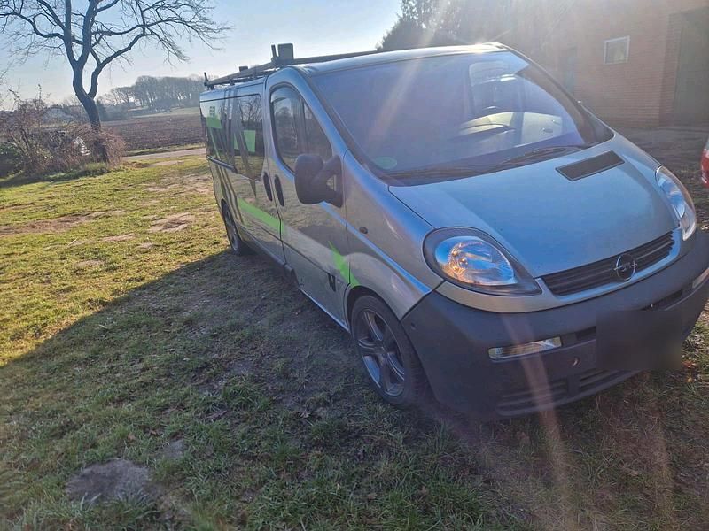 Gebraucht Opel Vivaro 101 PS (74 kW) 2003 Silber Van / Kleinbus