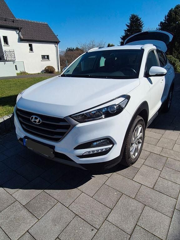 Gebraucht Hyundai Tucson Pure 132 PS (97 kW) 2018 Weiß SUV