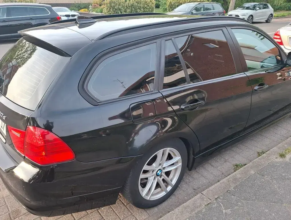 Second-hand BMW 320 Efficient Dynamics 163 CP (119 kW) 2012 Negru Break