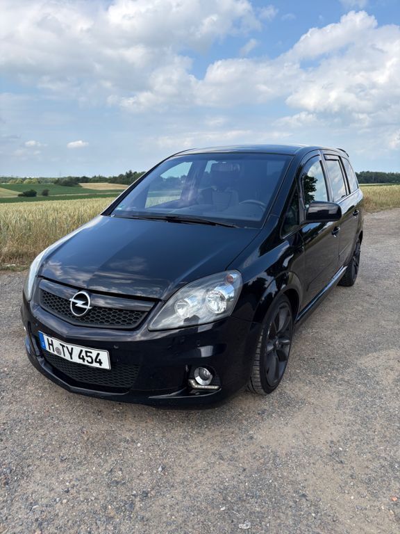 Schwarz Gebraucht 2010 Opel Zafira OPC Van / Kleinbus | 7.800 € (Teuer) - Bild 1/4