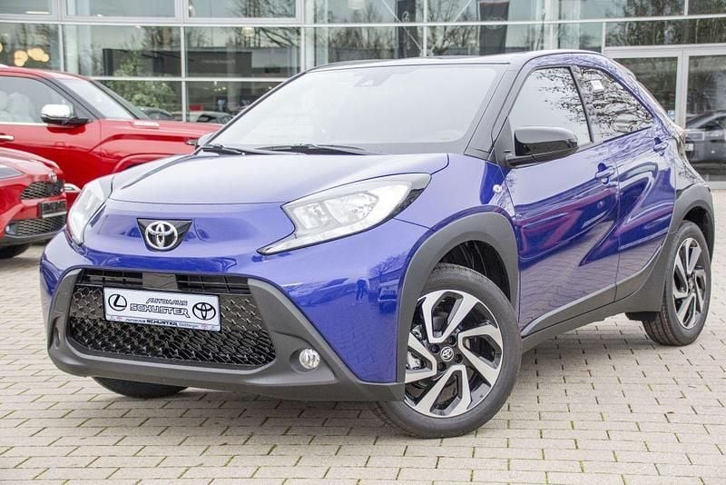 Neu Toyota Aygo X 72 PS (52 kW) 2025 Juniper blue metallic/dach mys SUV
