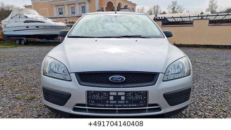 Gebraucht Ford Focus 101 PS (74 kW) 2005 Silber Limousine