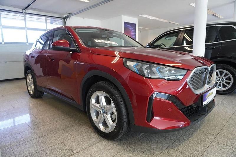 Gebraucht BMW iX2 150 kW (204 PS) 2024 Rot SUV