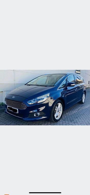 Gebraucht Ford S-MAX Titanium 179 PS (131 kW) 2016 Blau Van / Kleinbus
