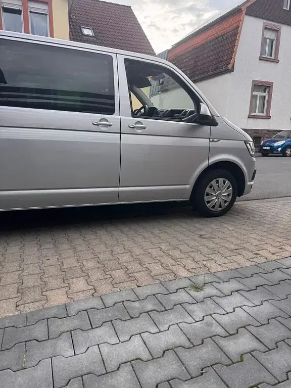 Gebraucht VW Caravelle 150 PS (110 kW) 2016 Silber Van