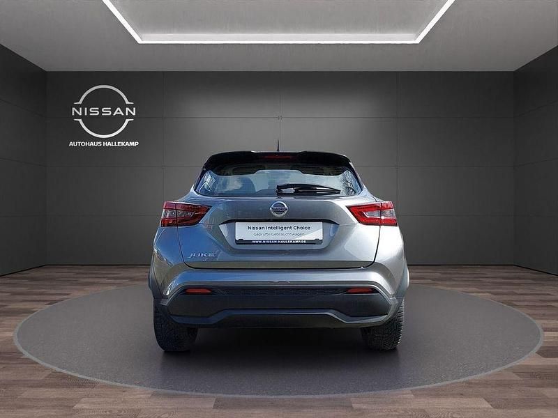 Gebraucht Nissan Juke Acenta 114 PS (83 kW) 2022 Grau SUV