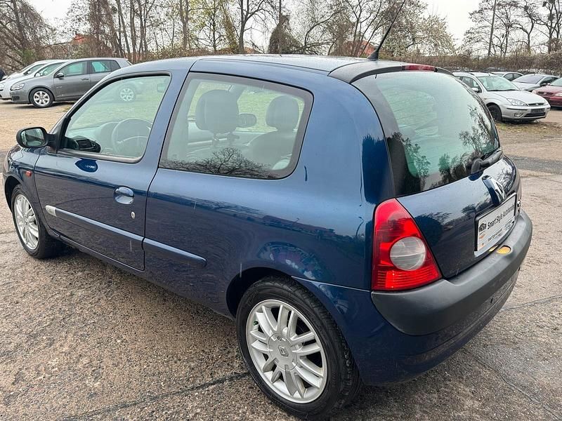 Gebraucht Renault Clio II 107 PS (78 kW) 2002 Blau Kleinwagen