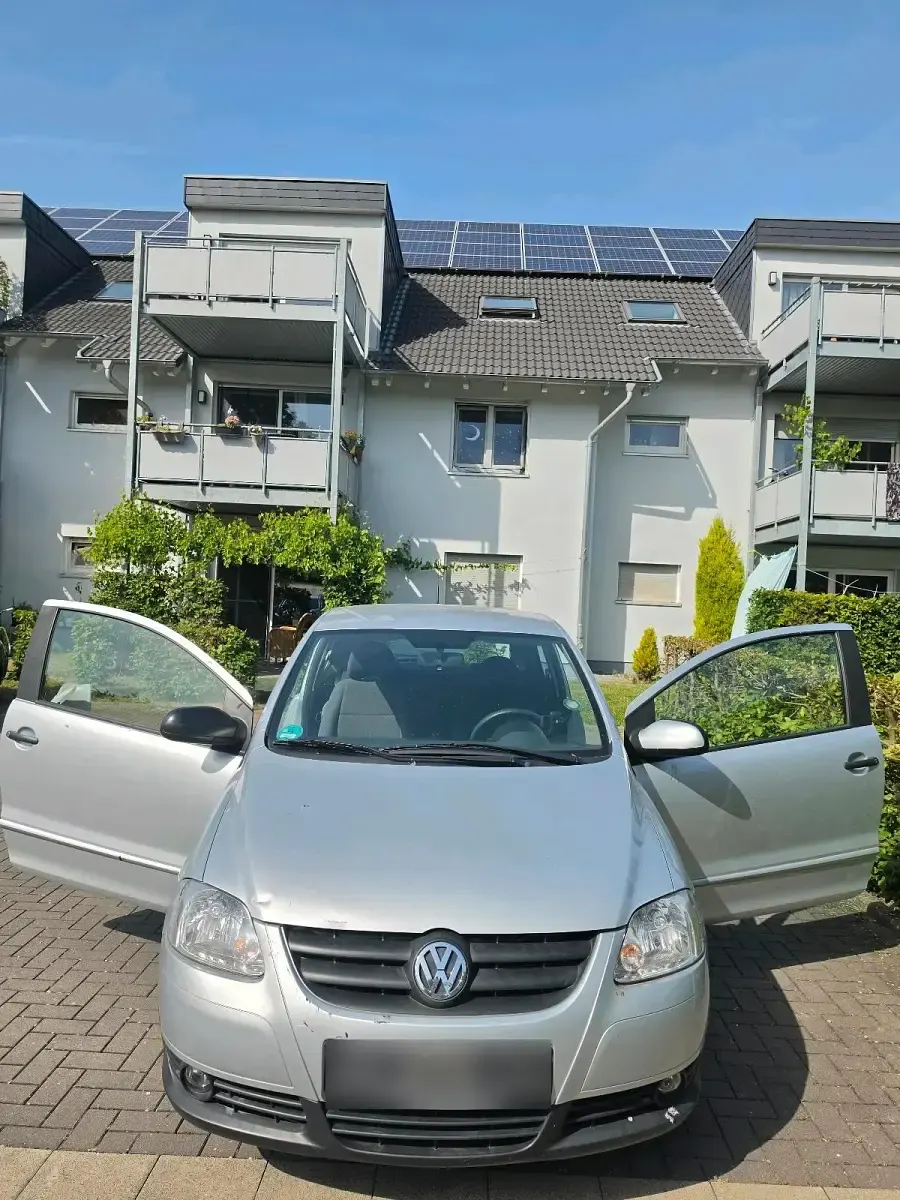 Gebraucht VW Fox 60 PS (44 kW) 2011 Grau Kleinwagen