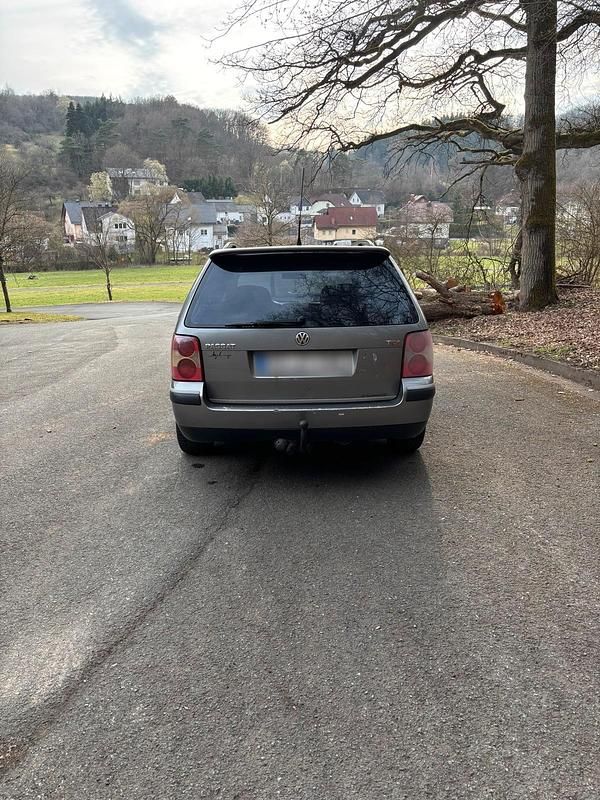 Gebraucht VW Passat 130 PS (95 kW) 2003 Silber Limousine