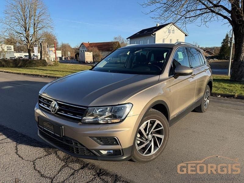 Beige Gebraucht 2018 VW Tiguan Sound SUV | 18.990 € (Guter Preis) - Bild 1/4
