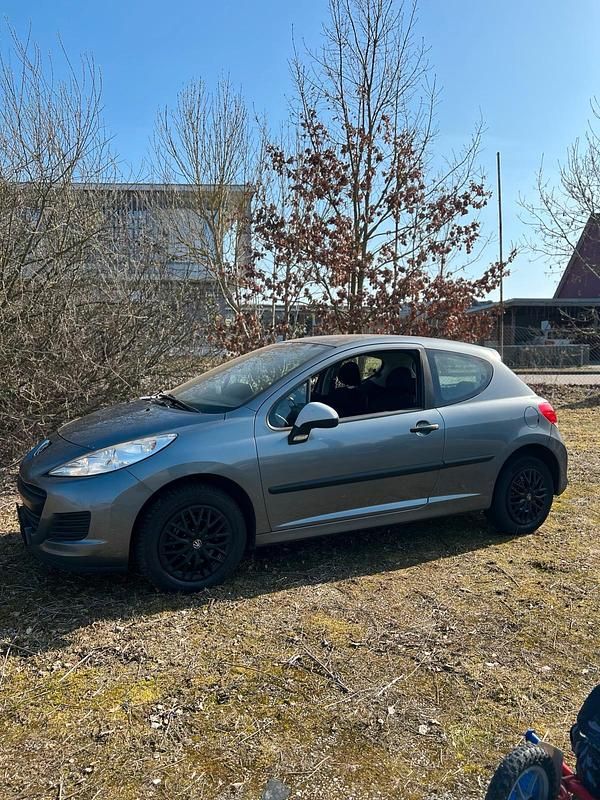 Gebraucht Peugeot 207 105 PS (77 kW) 2011 Grau Coupé