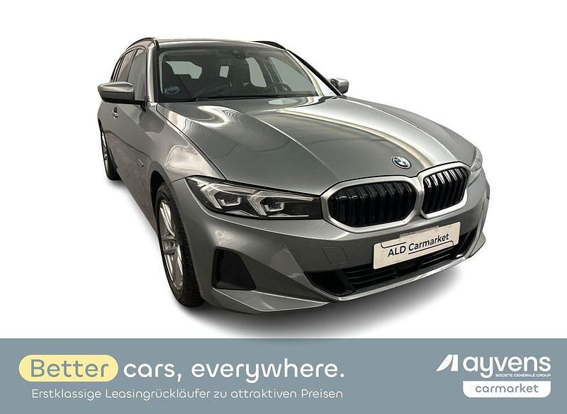 Grau Gebraucht 2022 BMW 330e Sport Line Kombi | 29.980 € (Guter Preis) - Bild 1/4