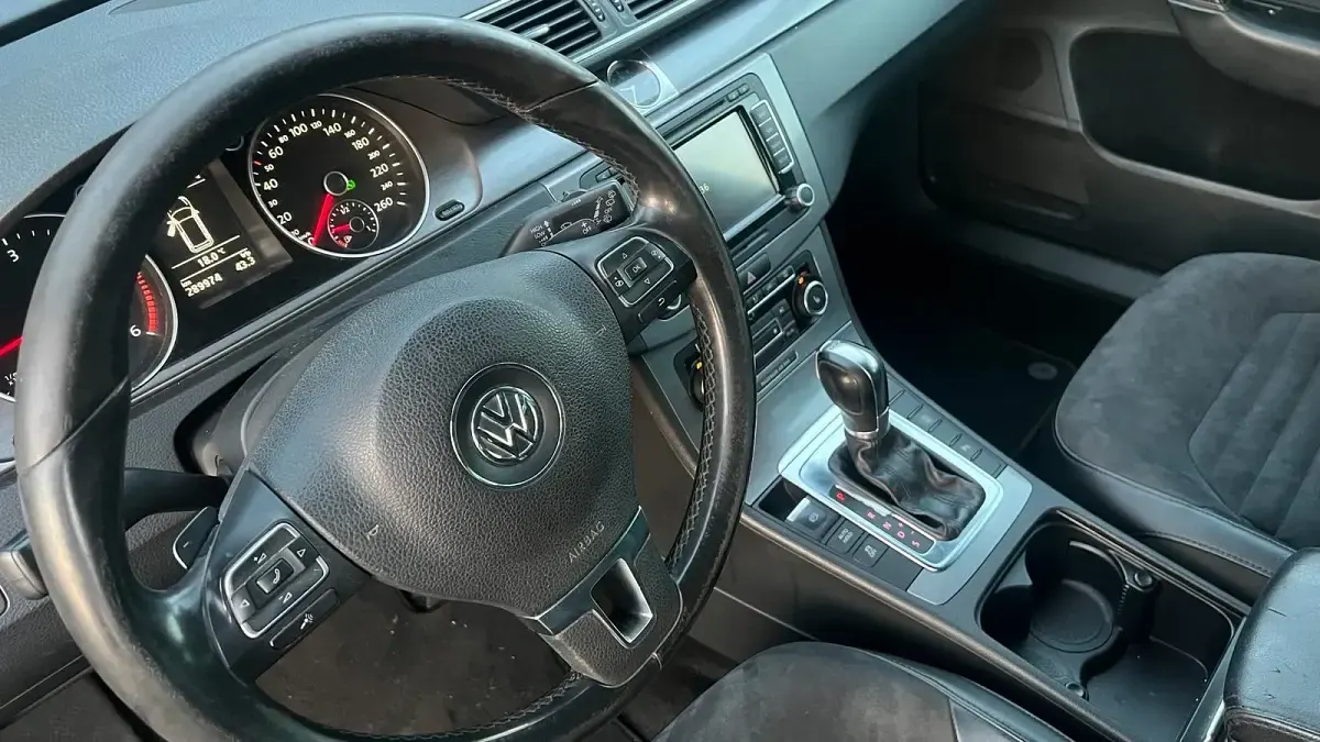 Gebraucht VW Passat 140 PS (102 kW) 2011 Schwarz Kombi