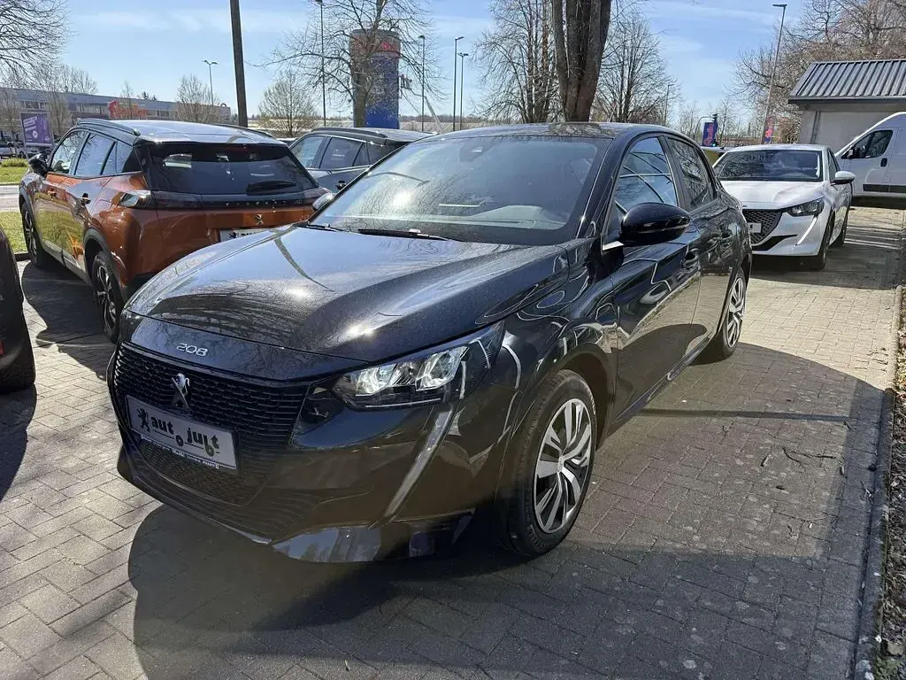 Gebraucht Peugeot e-208 Active 100 kW (136 PS) 2022 Schwarz Kleinwagen