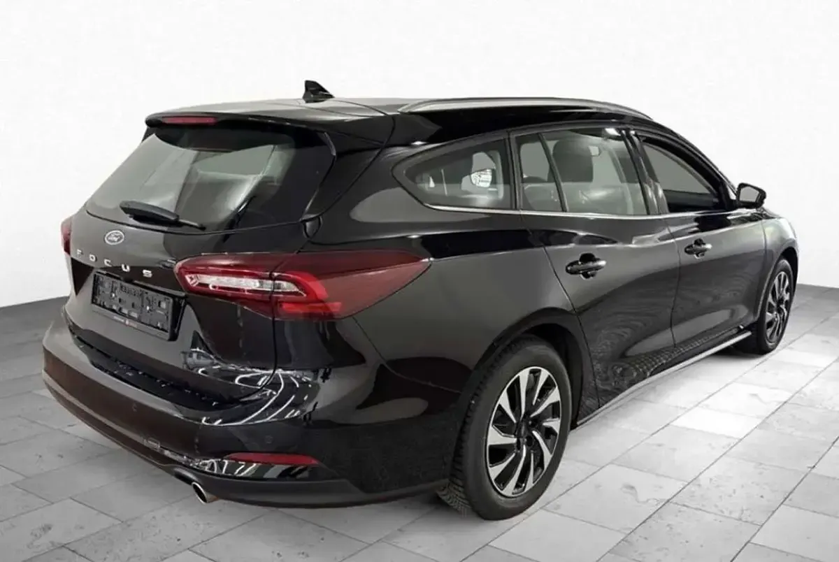Gebraucht Ford Focus Titanium 125 PS (91 kW) 2025 Agate black metallic Kombi