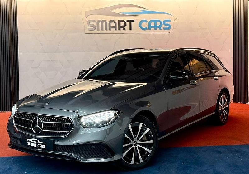 Grau Gebraucht 2021 Mercedes E300 Van / Kleinbus | 28.990 € (Fairer Preis) - Bild 1/4