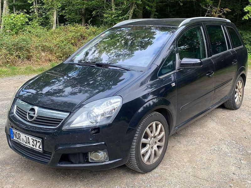 Schwarz Gebraucht 2006 Opel Zafira Edition Van / Kleinbus | 1.700 € (Guter Preis) - Bild 1/4