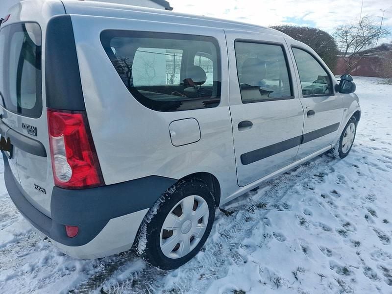 Gebraucht Dacia Logan 68 PS (50 kW) 2007 Silber Kombi