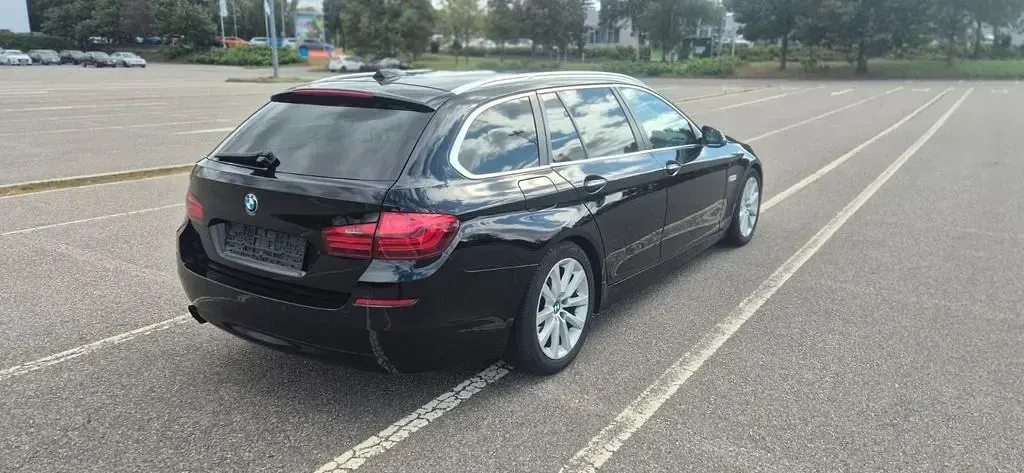 Gebraucht BMW 525 Performance 218 PS (160 kW) 2014 Schwarz Kombi