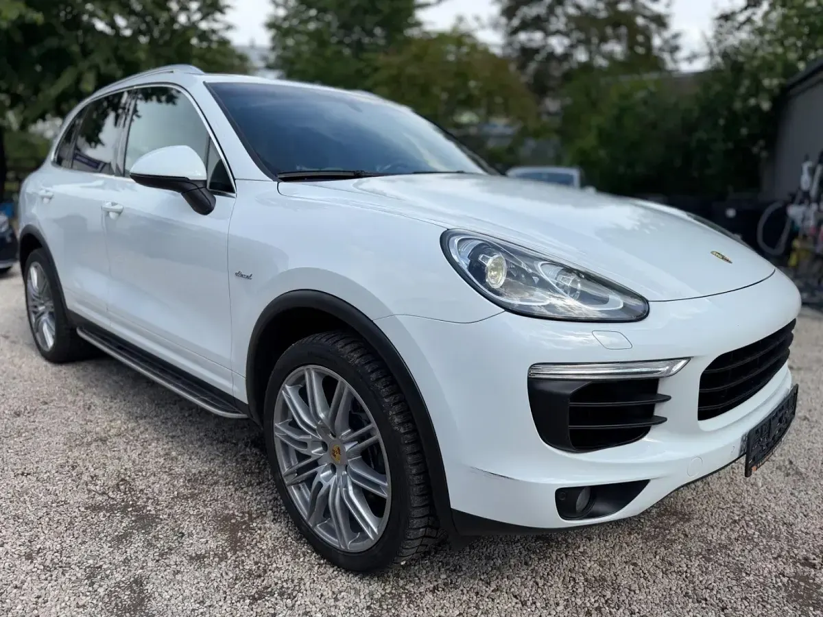 Używany Porsche Cayenne 262 KM (192 kW) 2016 Biały SUV