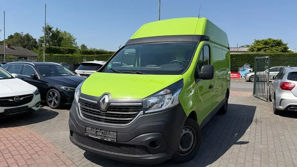 Gebraucht Renault Trafic Komfort 145 PS (106 kW) 2021 Grün (grün) Van / Kleinbus