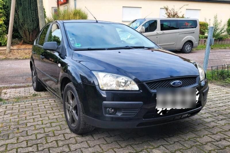 Schwarz Gebraucht 2005 Ford Focus Limousine | 1.500 € (Guter Preis) - Bild 1/4