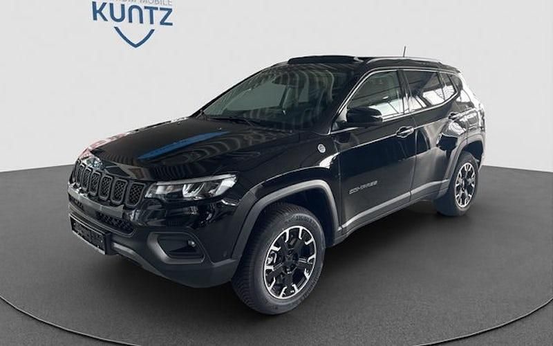 Schwarz Gebraucht 2024 Jeep Compass Trailhawk SUV | 38.500 € - Bild 1/4